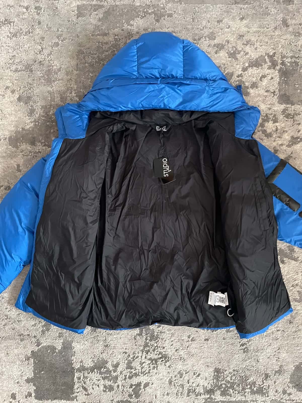 EA7 Emporio Armani - Kurtka zimowa roz. M — zdjęcie 8