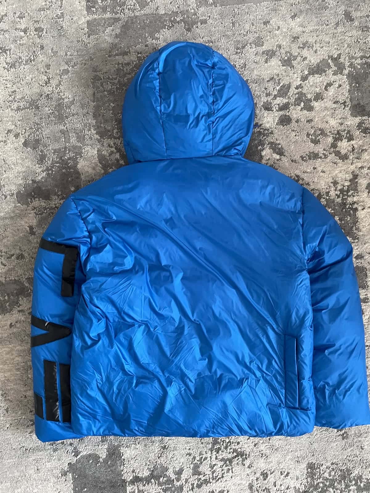 EA7 Emporio Armani - Kurtka zimowa roz. M — zdjęcie 11