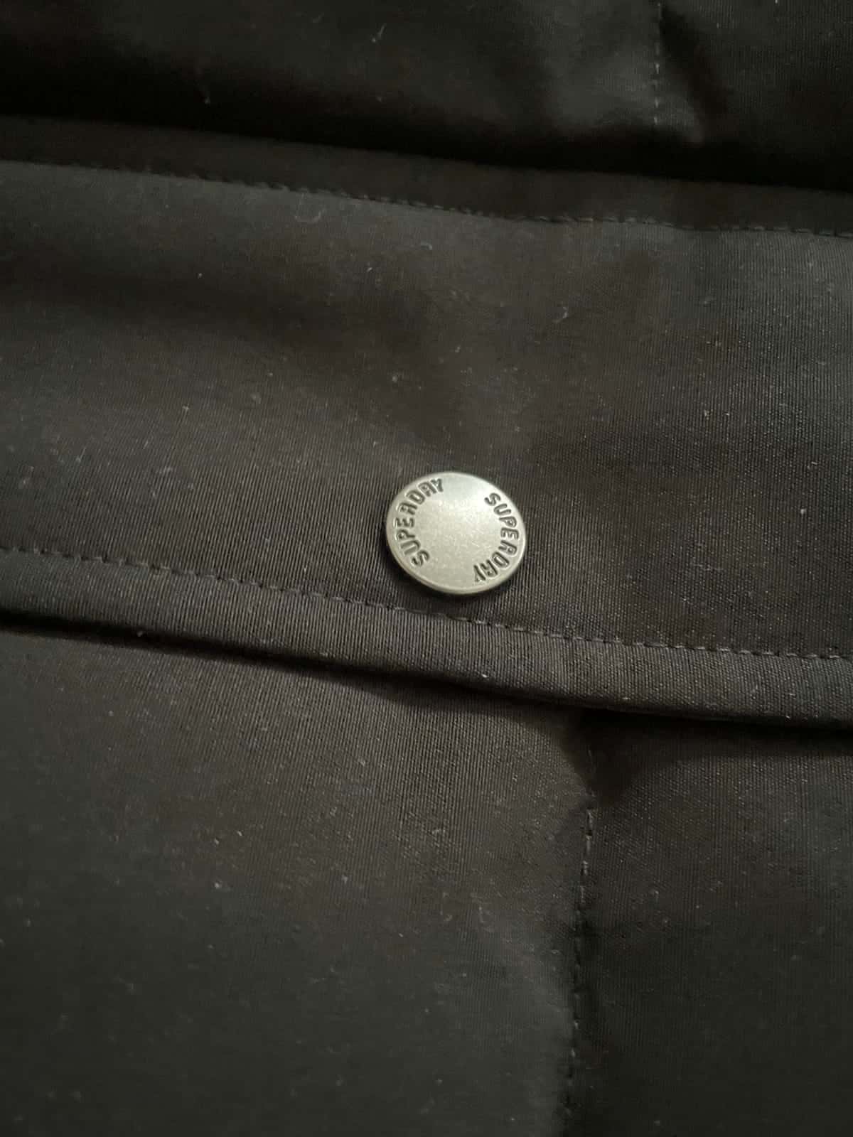 Kamizelka puchowa z kapturem Superdry Jet Black Everest roz. XXL — zdjęcie 5